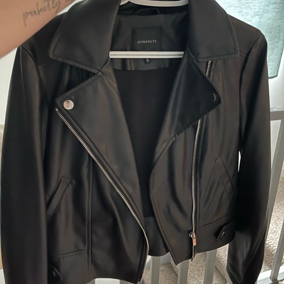 Tons of clothes! Doing a closet clean out, everything I’m selling for cheap! - Picture 9 of 14